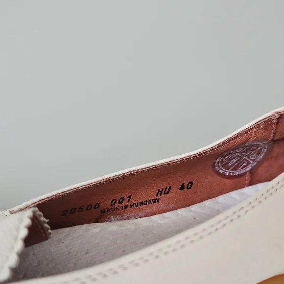 Camper Loafers - Leather Upper With Rubber Sole - Womens 9 US / 40 EUR. - Picture 6 of 10